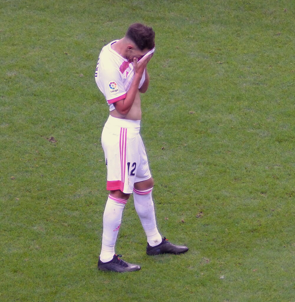 Un Oviedo sin suerte y sin fútbol cae ante el Burgos