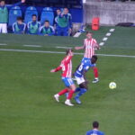 Tablas en el derbi con vuelta de gradas llenas