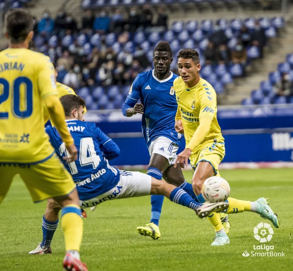Un desfondado Oviedo cede un nuevo empate