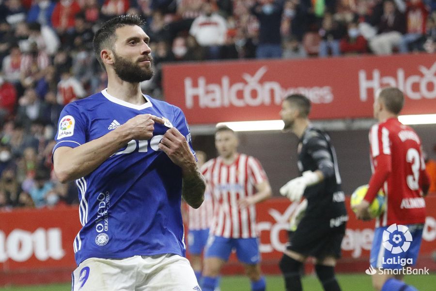 El Oviedo se lleva una victoria de más de tres puntos