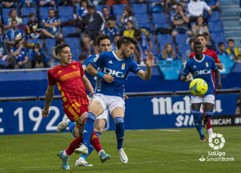 Empate en un partido de camisa de fuerza